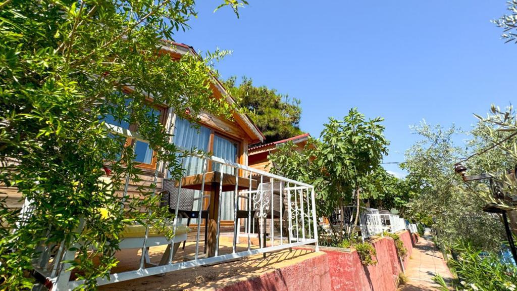 Gaia Bungalow Bed & Breakfast Ayvalik Exterior photo